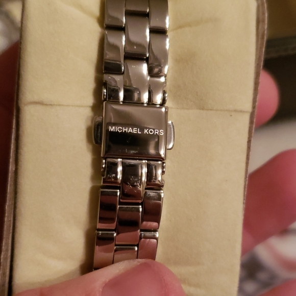 Michael Kors Watch - Picture 2 of 3
